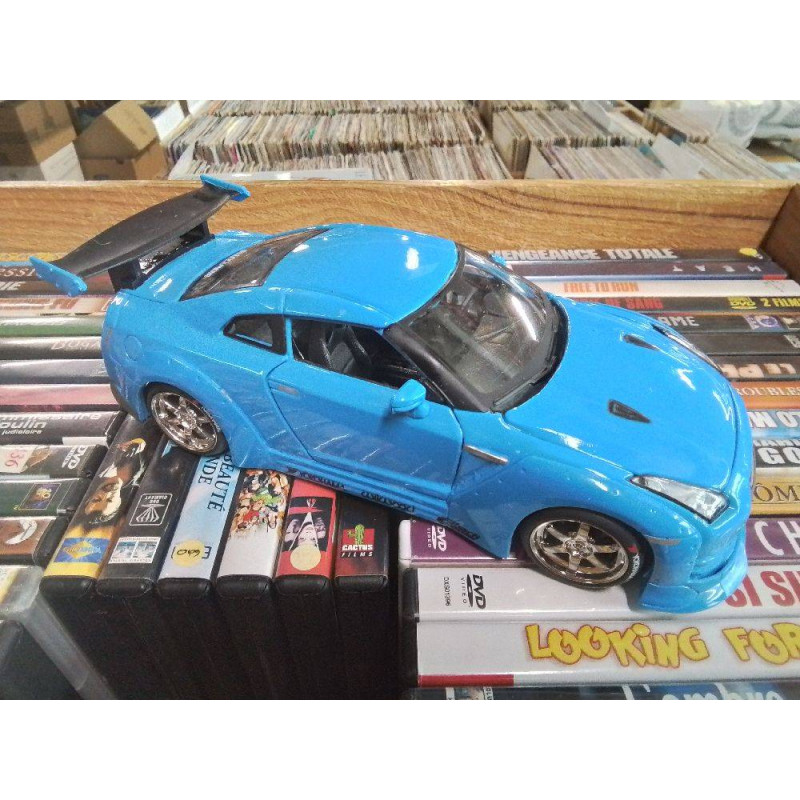 VOITURE