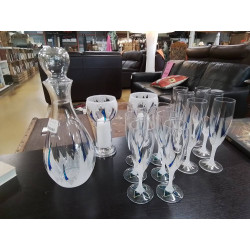FLUTES & CARAFE LOT