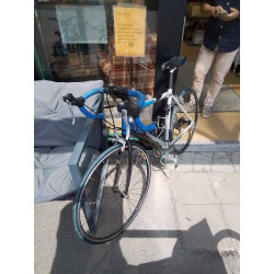 VELO DE COURSE + UNE ROUE DE RECHANGE 