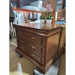 COMMODE 