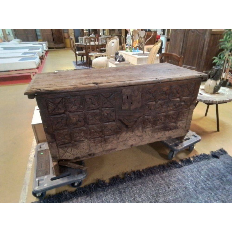 COFFRE 18 EIM A RESTAURER 