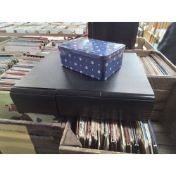 RANGEMENT POUR CASETTE AUDIO