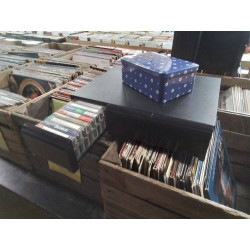 RANGEMENT POUR CASETTE AUDIO