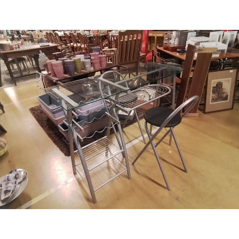 TABLE D’APPOINT AVEC 2 TABOURETS 