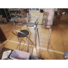 TABLE D’APPOINT AVEC 2 TABOURETS 