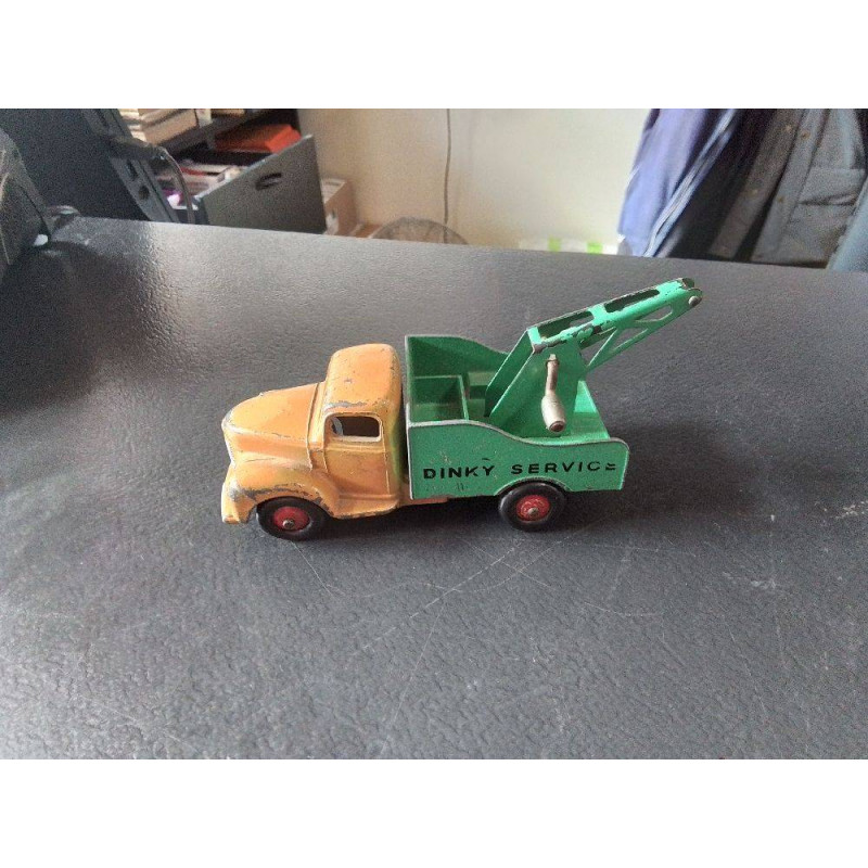MINIATURE DINKY TOYS CAMION 