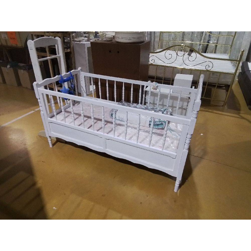 LIT BEBE ANCIEN AVEC MATELAS 