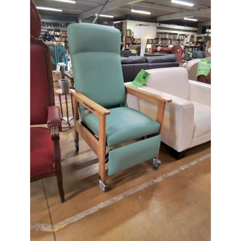 FAUTEUIL MEDICAL SUR ROULETTES 