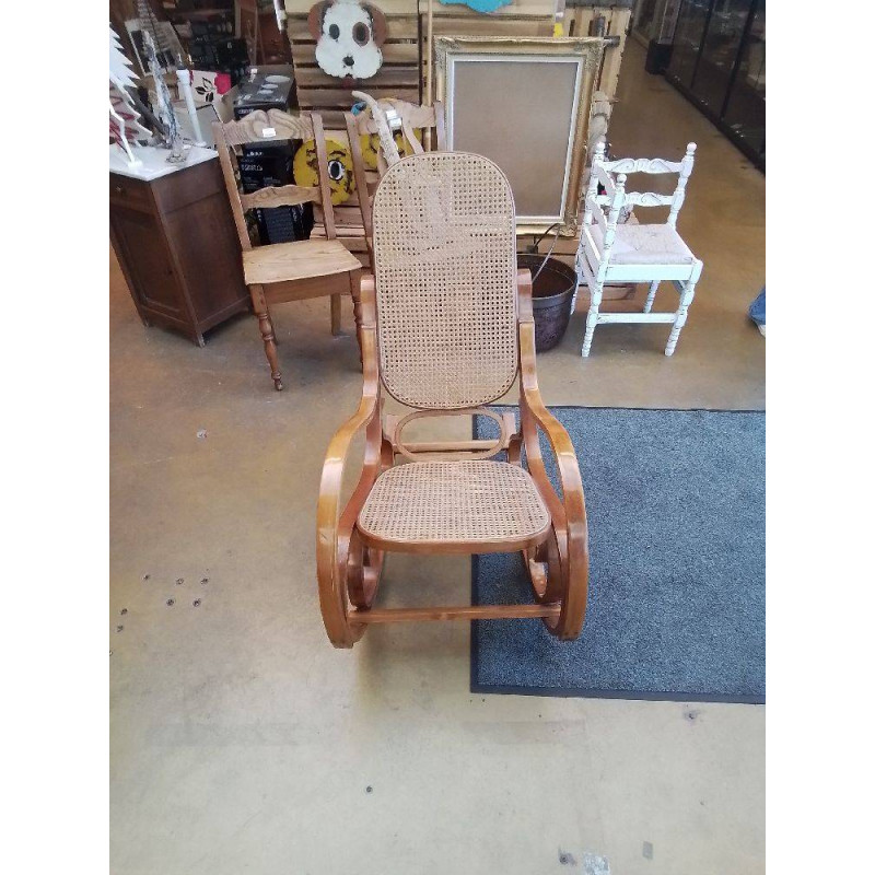 ROCKING CHAIR
