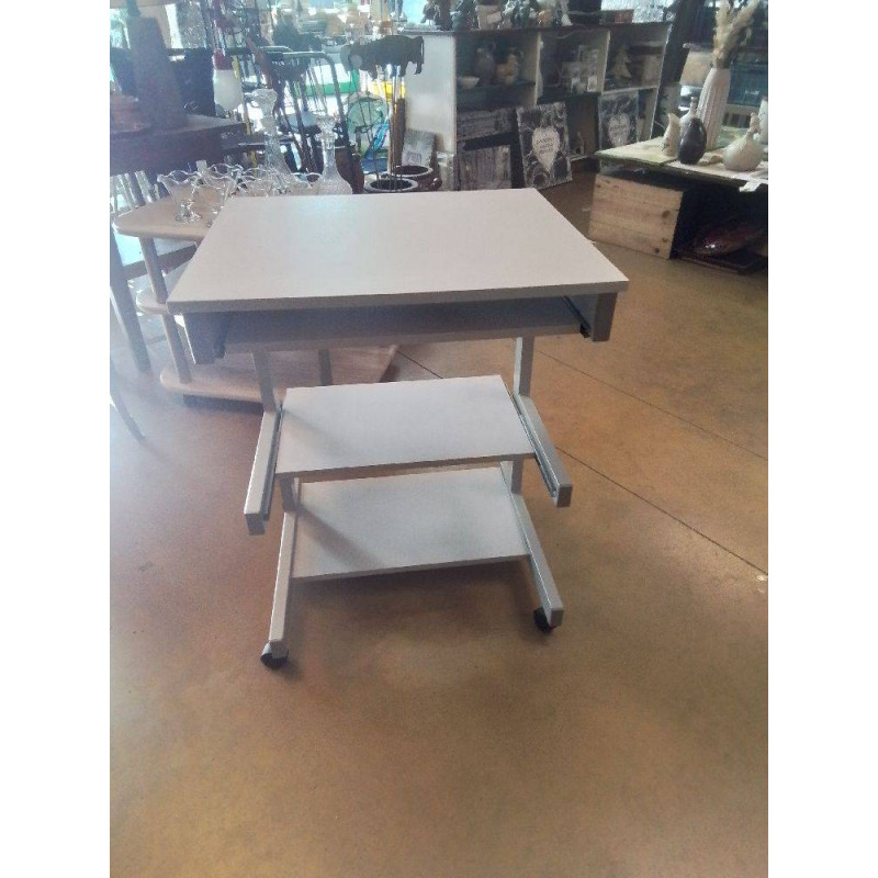 BUREAU INFORMATIQUE SUR ROULETTES 