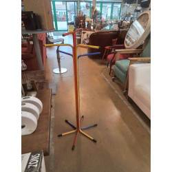 PORTE MANTEAUX DE COULEUR 