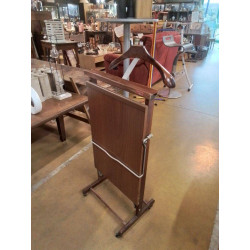 CHEVALET SUR ROULETTES 