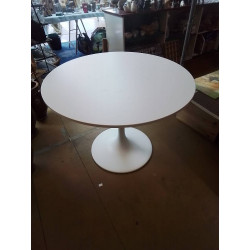 TABLE ROND PIED CENTRALE 