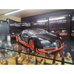 BUGATI VEYRON 1/8