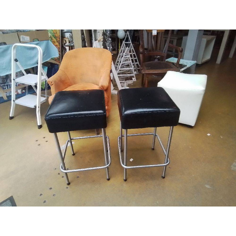 TABOURETS 