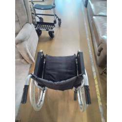 CHAISES ROULANTE  EN L’ETAT 