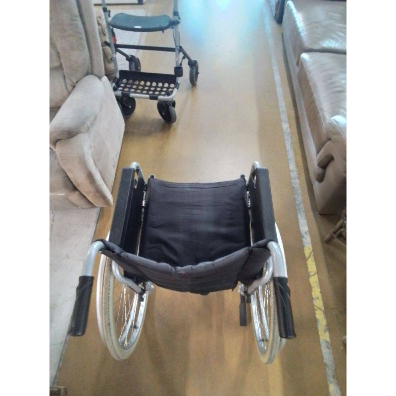 CHAISES ROULANTE  EN L’ETAT 