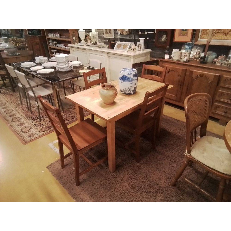 TABLE A MANGER 
