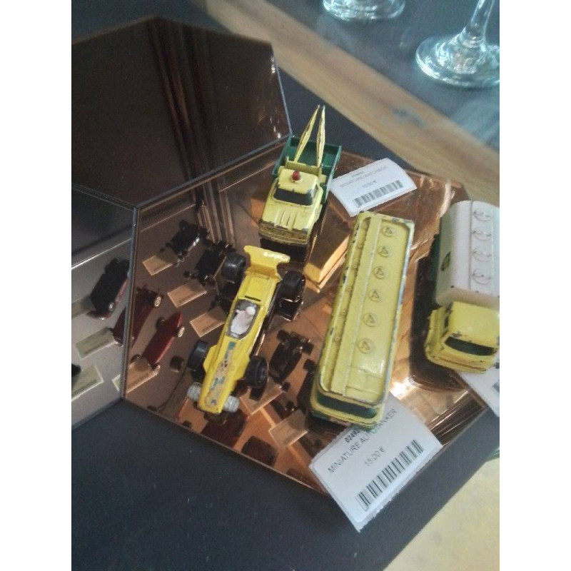 MINIATURE MATCHBOX