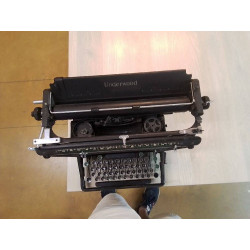MACHINE A ECRIRE