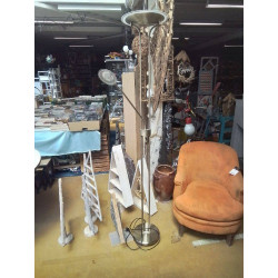 LAMPE SUR PIED