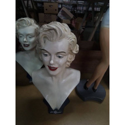 BUST M.M