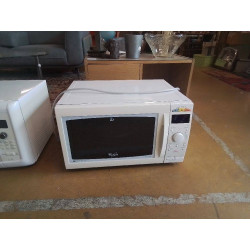 FOUR MICRO-ONDES 
